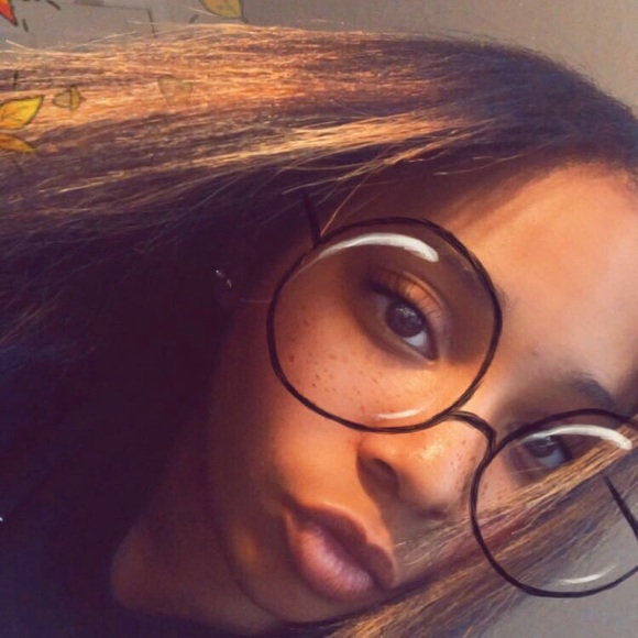 Meet your Posher, Trenyce - Picture 1 of 1